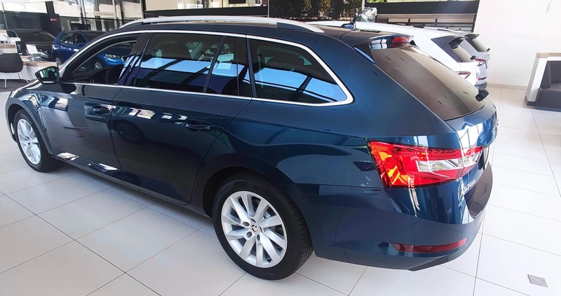 Skoda Superb cena 173000 przebieg: 9, rok produkcji 2024 z Sieraków małe 4